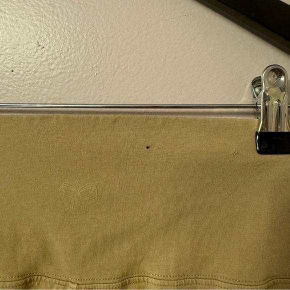 Aritzia TNA Highwaist Bikershorts Tan  Size Small - Picture 4 of 8